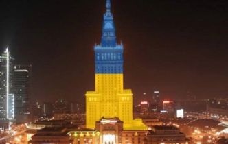 Польша освітила будівлю кольорами прапору України