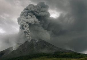 вулкан Сінабунг на Суматрі