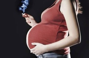 вагітна курить