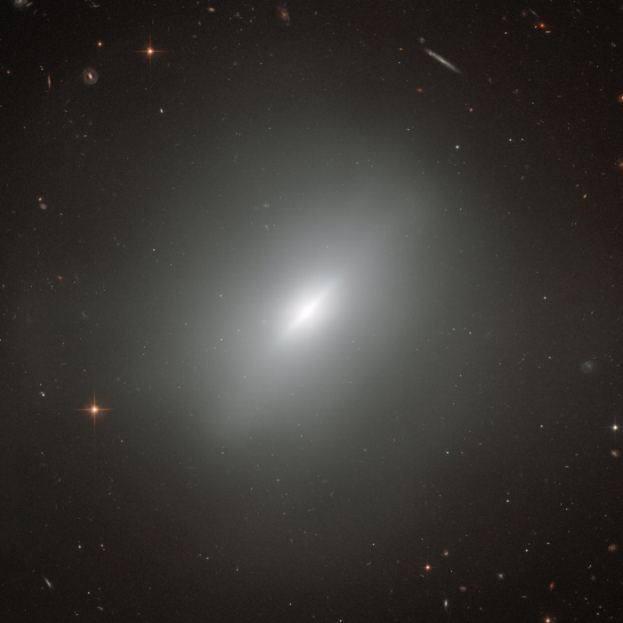 галактика NGC 3610