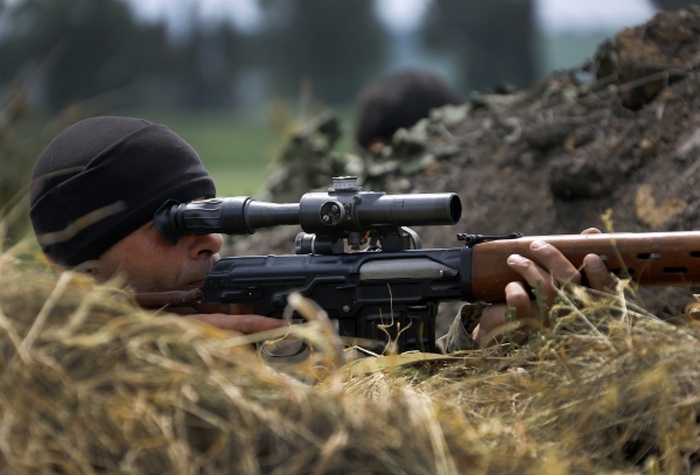 В зоні АТО помічена активізація ворожих снайперів — прес-центр