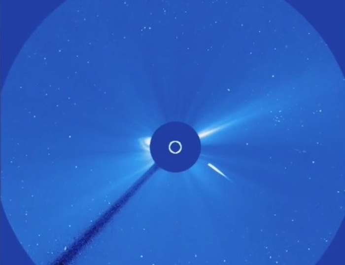 комета врізалась в сонце