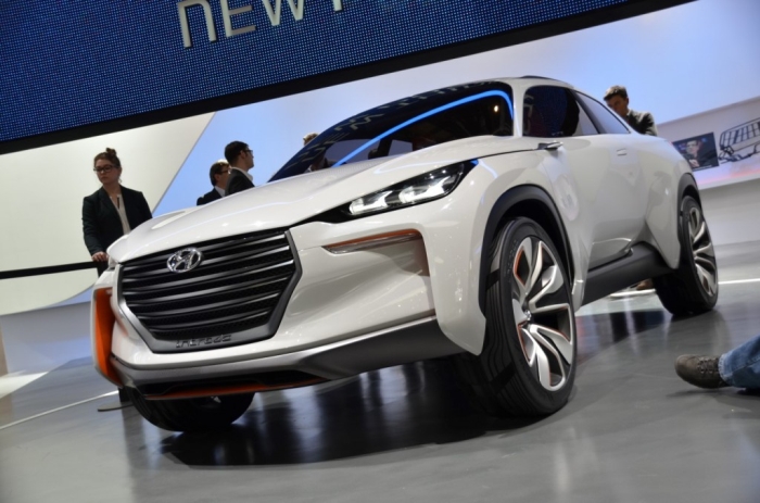  Hyundai Intrado Crossover Concept