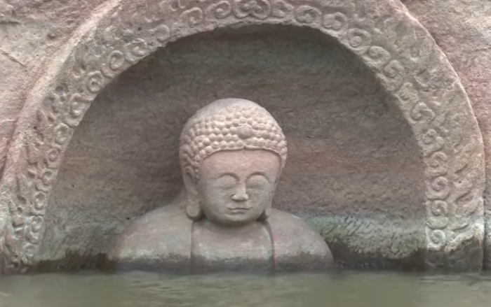 статуя будди