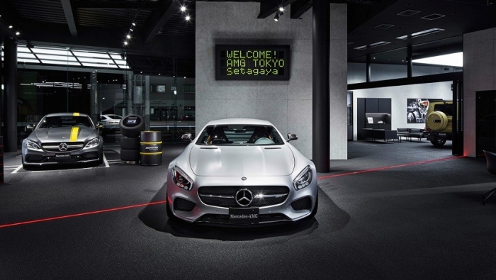 салон Mercedes-AMG в Токіо