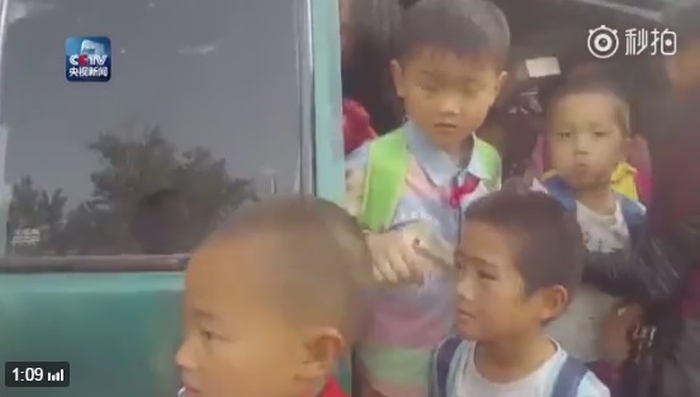 автобус перевозив дітей