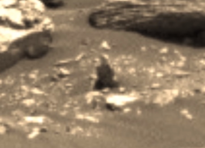фігура інопланетянина на марсі