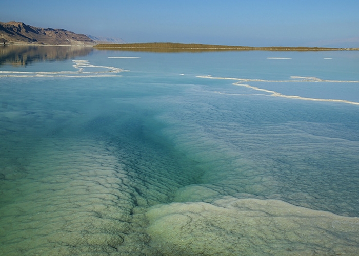 Соленые водоемы 5 класс. Мертвое море озеро. Соль мёртвого моря. Соленое озеро Мертвое море. Соленое озеро Ассаль.