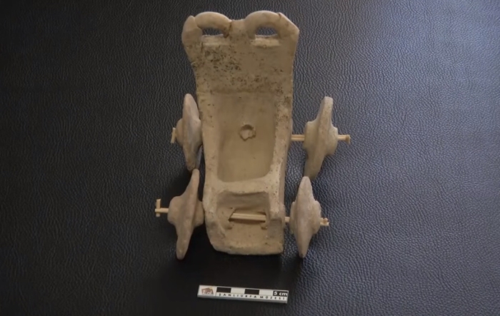 іграшкове авто віком 5000 років