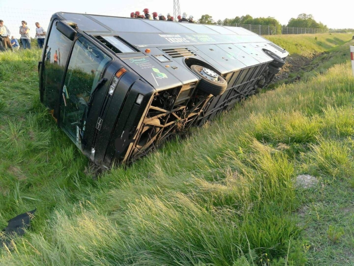 У Польщі перекинувся пасажирський автобус з українцями (ФОТО)