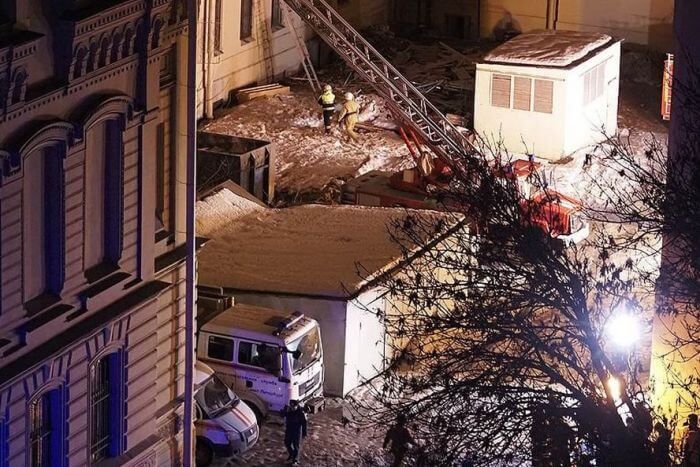 Під час занять у будівлі петербурзького університету обвалився дах: відео