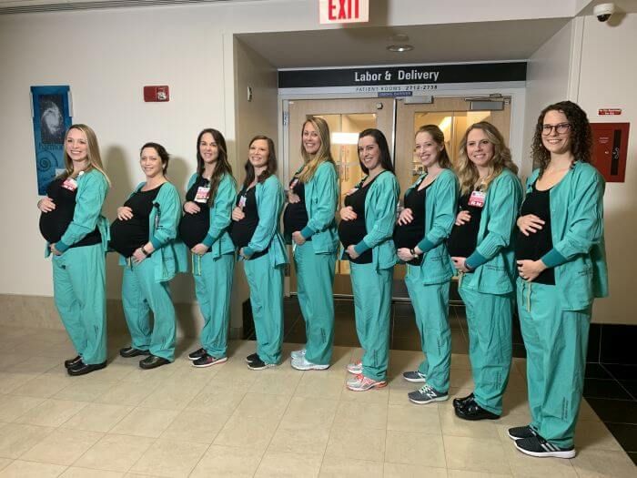 дев'ять медсестер одночасно завагітніли