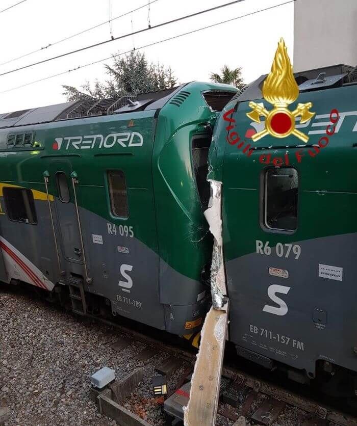 зіткнення пасажирських поїздів Італія