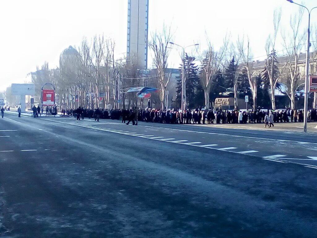 Жінка з ножем кинулася на відвідувачів торгового центру в Швейцарії