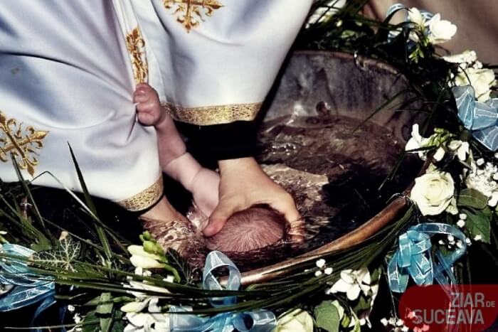 хрещення немовля