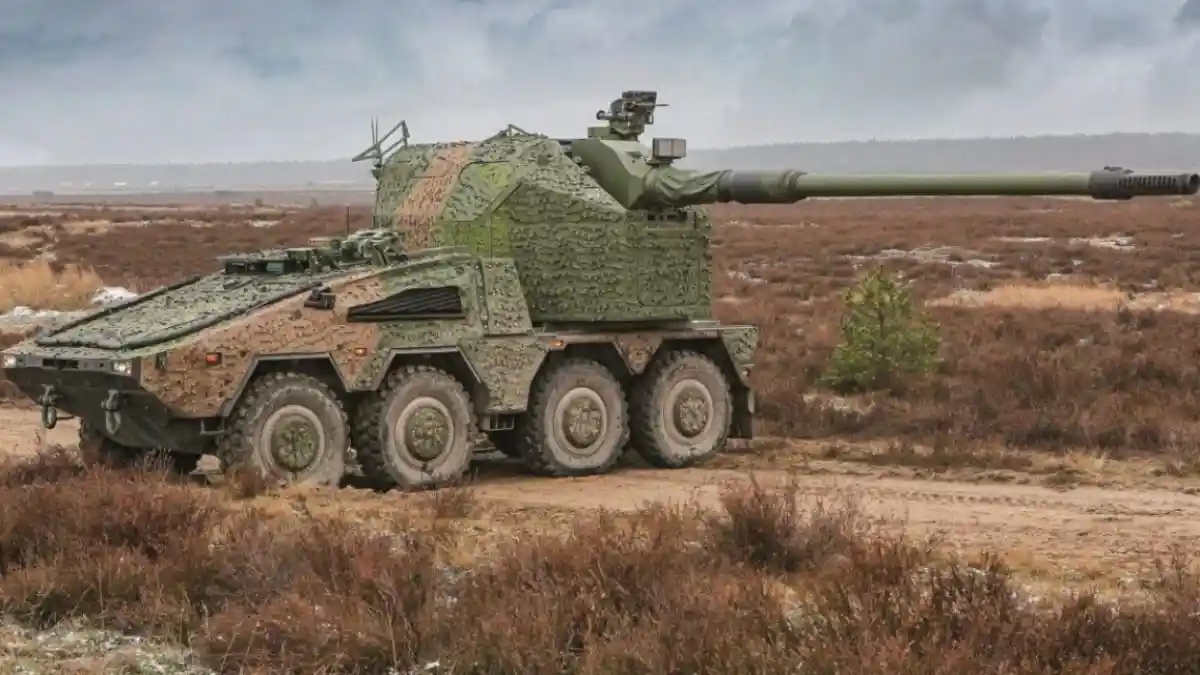 Самохідна гаубиця RCH-155 на випробуваннях